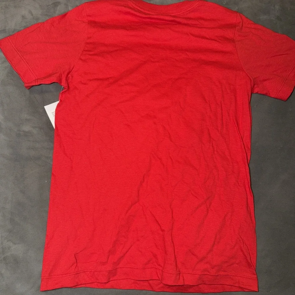 Nike Boys Youth Red Short Sleeve T Dukes Duquesne Sz Small